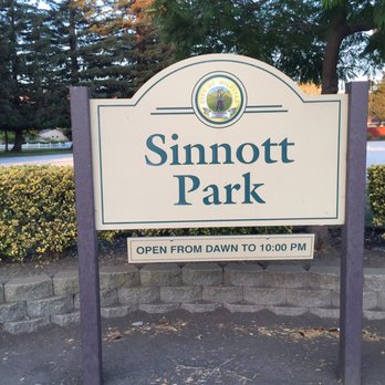 Sinnott Park sign